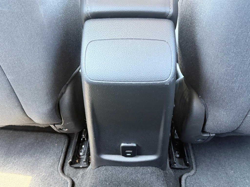 Chevrolet Cruze Vehicle Full-screen Gallery Image 11