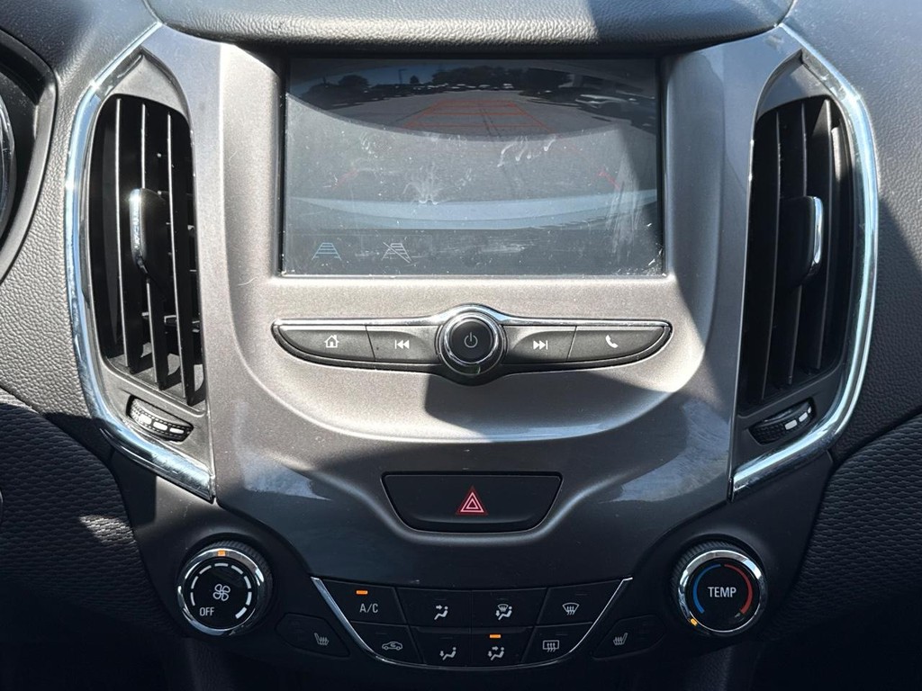 Chevrolet Cruze Vehicle Full-screen Gallery Image 17