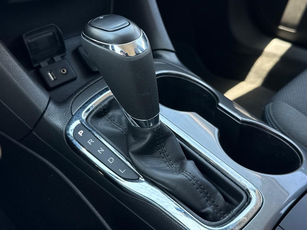 Chevrolet Cruze Vehicle Full-screen Gallery Image 19