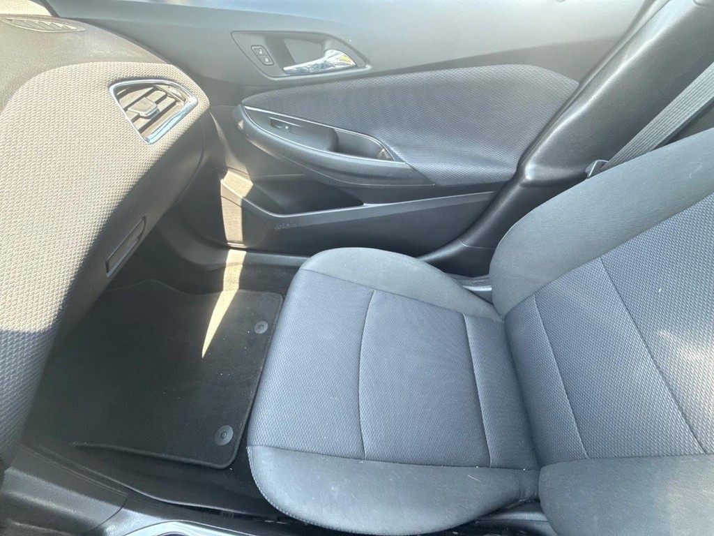 Chevrolet Cruze Vehicle Full-screen Gallery Image 20