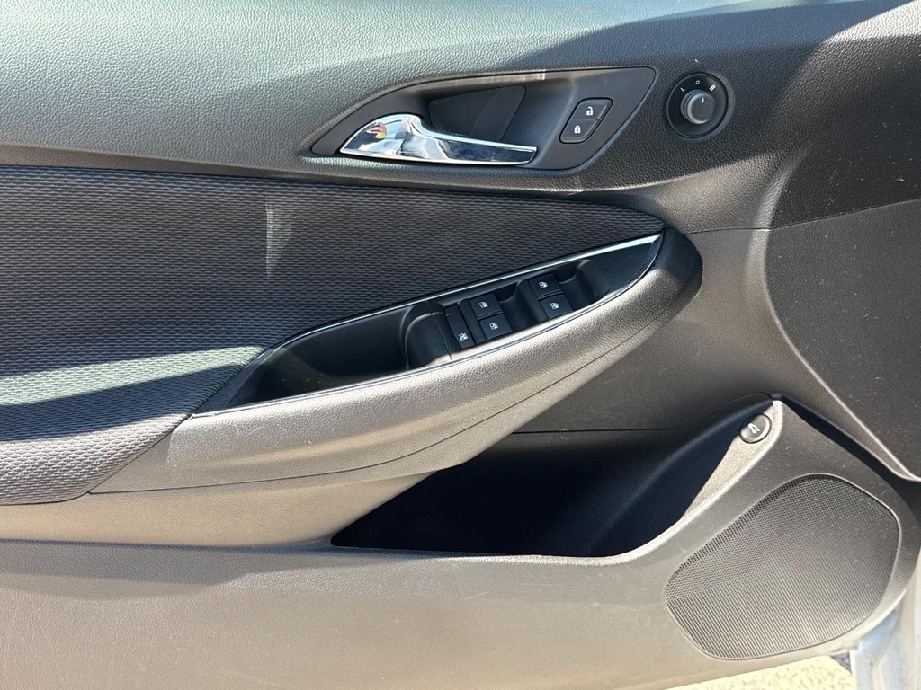 Chevrolet Cruze Vehicle Full-screen Gallery Image 23