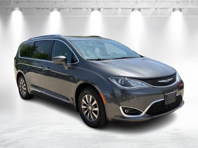 more details - chrysler pacifica