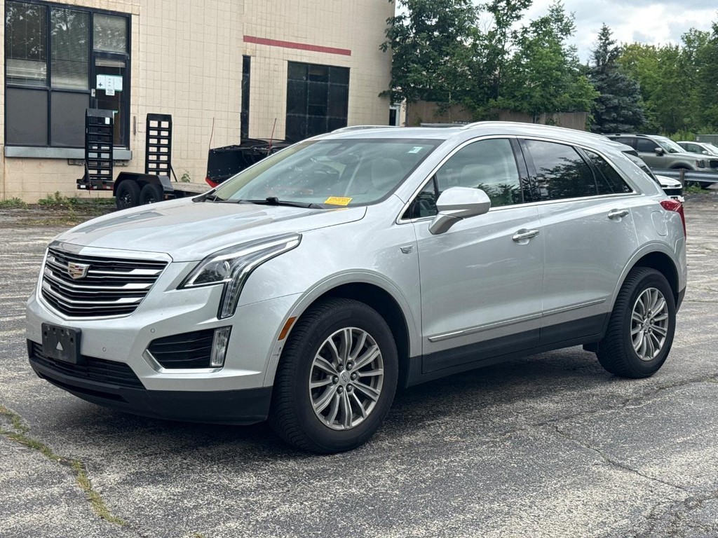 Cadillac XT5 Vehicle Full-screen Gallery Image 07