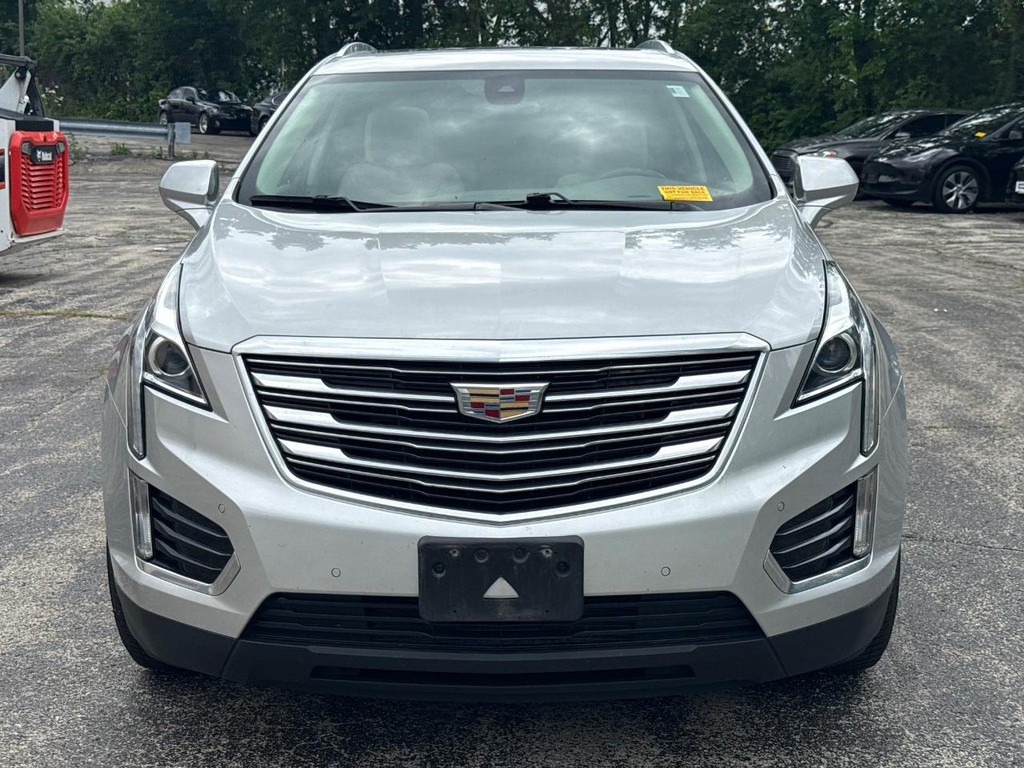 Cadillac XT5 Vehicle Full-screen Gallery Image 08