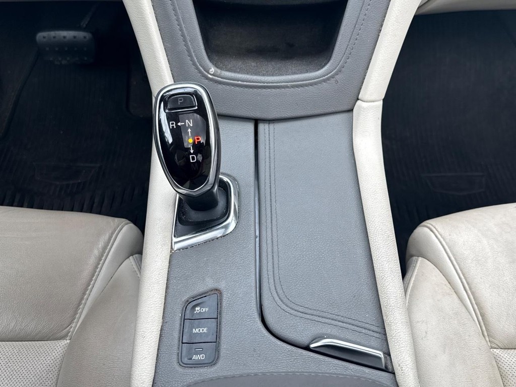 Cadillac XT5 Vehicle Full-screen Gallery Image 21