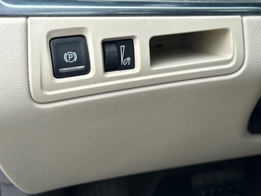 Cadillac XT5 Vehicle Full-screen Gallery Image 26