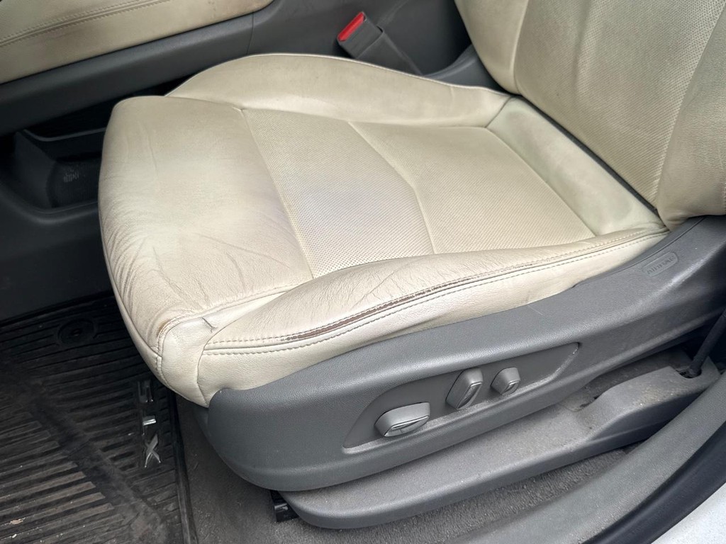 Cadillac XT5 Vehicle Full-screen Gallery Image 29