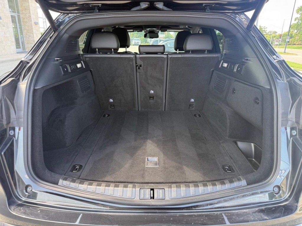 Alfa Romeo Stelvio Vehicle Full-screen Gallery Image 05