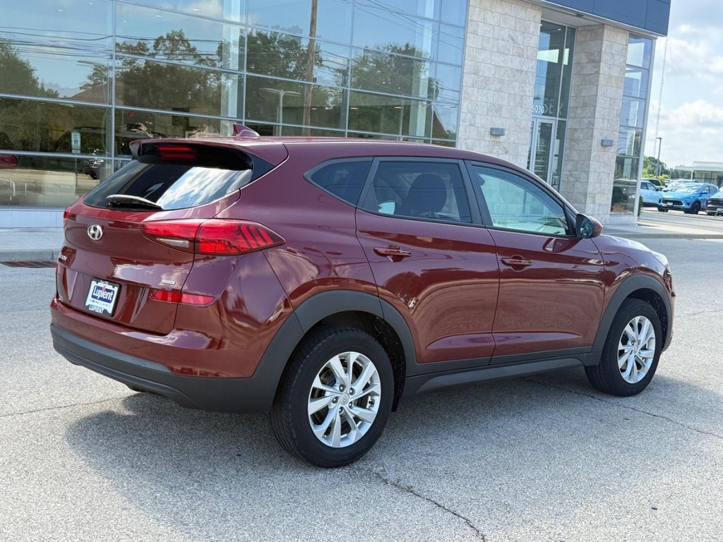 Hyundai Tucson Vehicle Full-screen Gallery Image 03
