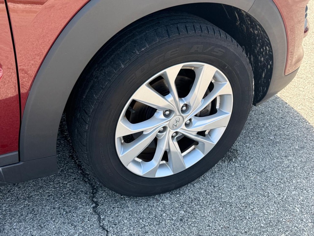 Hyundai Tucson Vehicle Full-screen Gallery Image 09