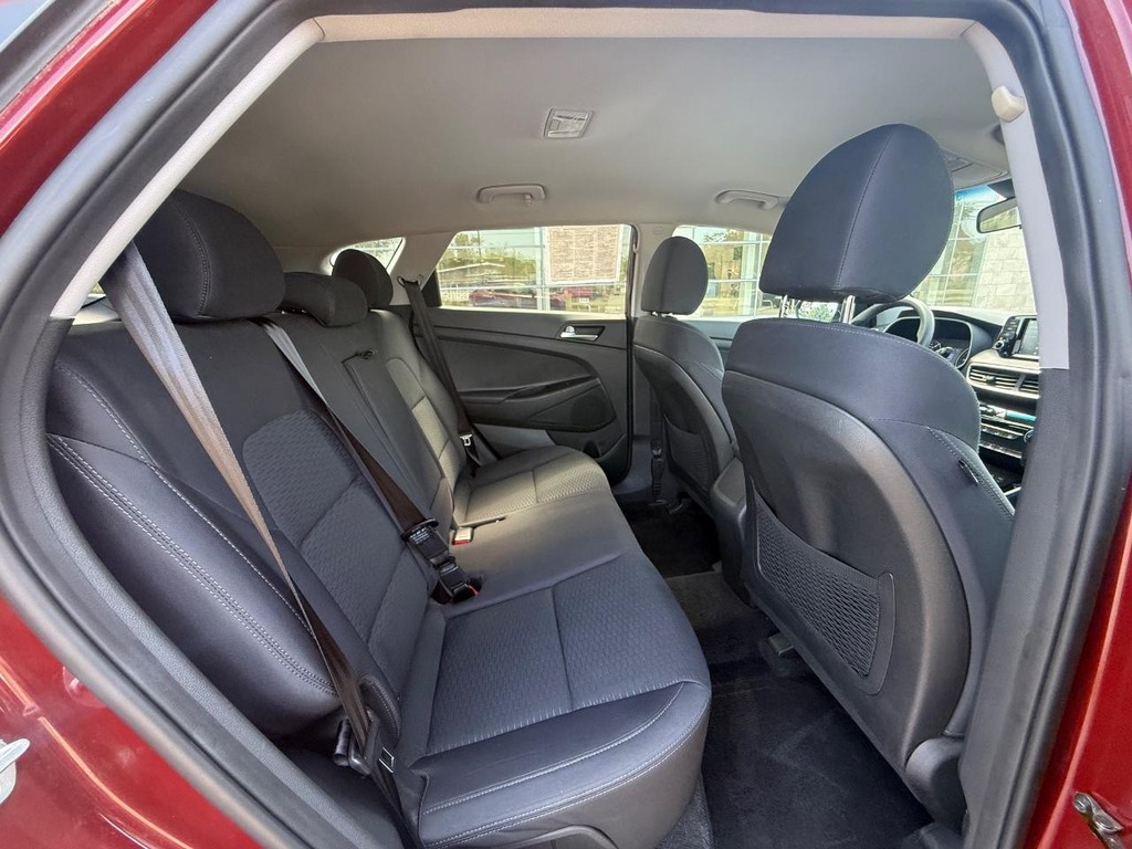 Hyundai Tucson Vehicle Full-screen Gallery Image 11