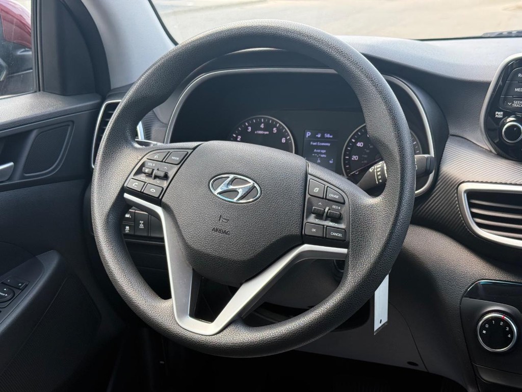 Hyundai Tucson Vehicle Full-screen Gallery Image 13