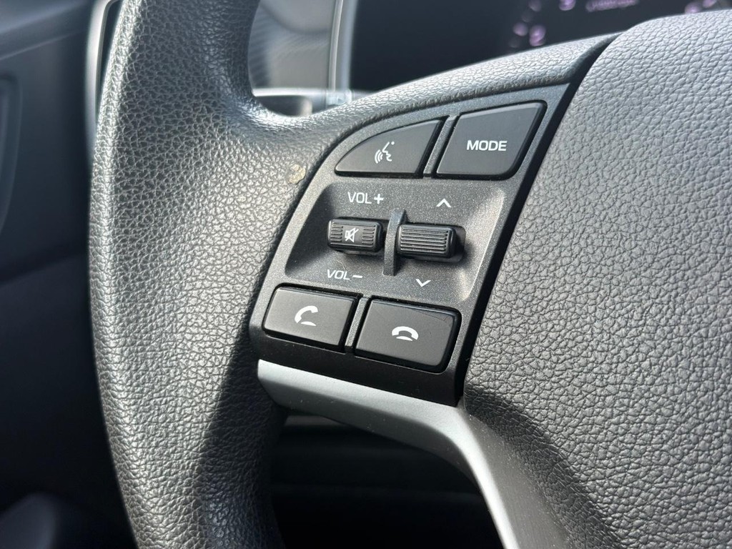 Hyundai Tucson Vehicle Full-screen Gallery Image 14