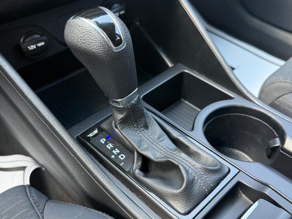 Hyundai Tucson Vehicle Full-screen Gallery Image 20