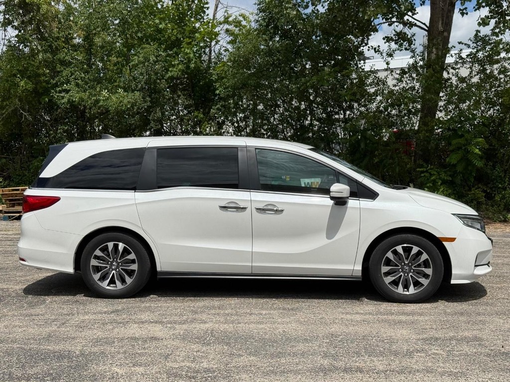 Honda Odyssey Vehicle Full-screen Gallery Image 02