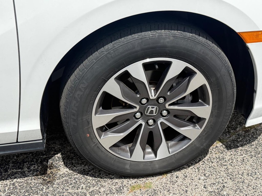 Honda Odyssey Vehicle Full-screen Gallery Image 09