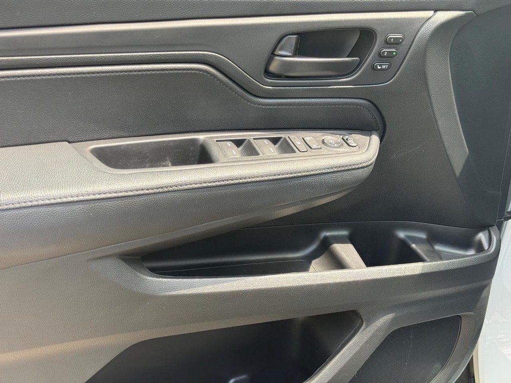 Honda Odyssey Vehicle Full-screen Gallery Image 26