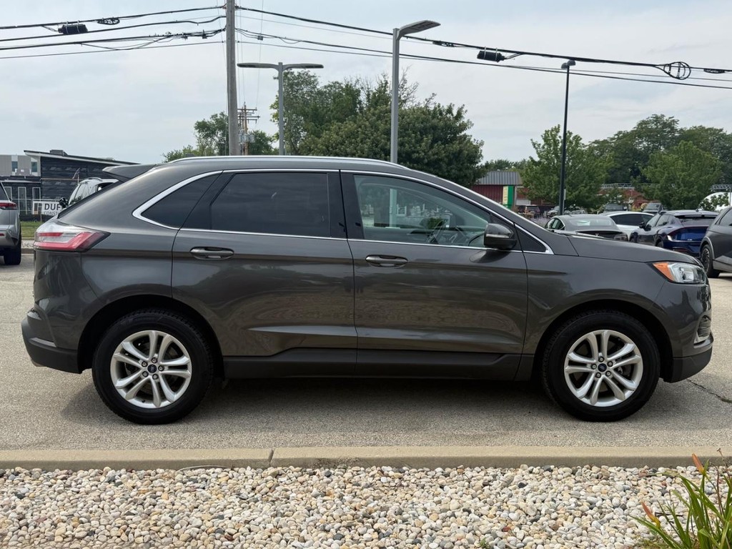 Ford Edge Vehicle Full-screen Gallery Image 02