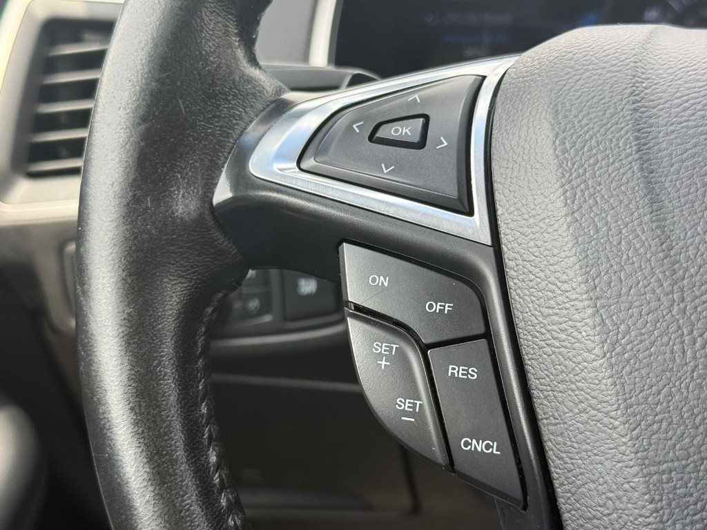 Ford Edge Vehicle Full-screen Gallery Image 14