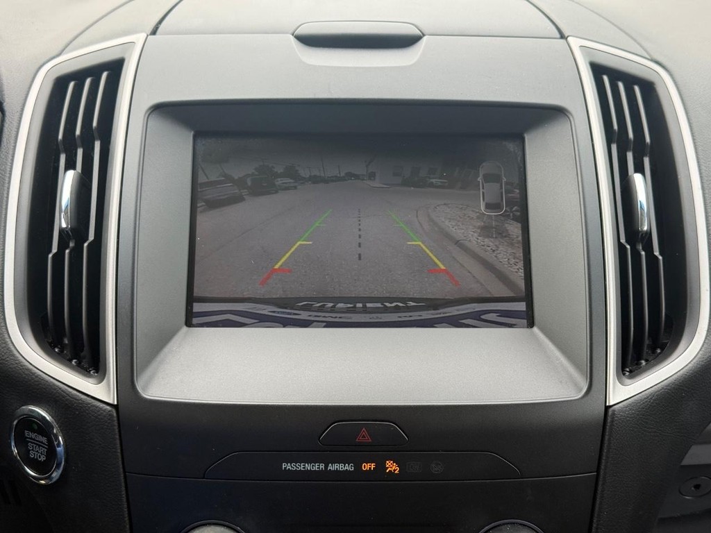 Ford Edge Vehicle Full-screen Gallery Image 17