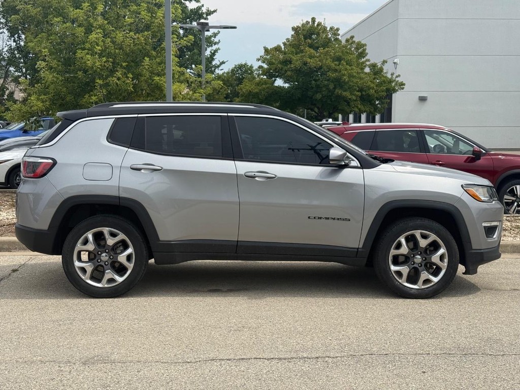 Jeep Compass Vehicle Full-screen Gallery Image 02