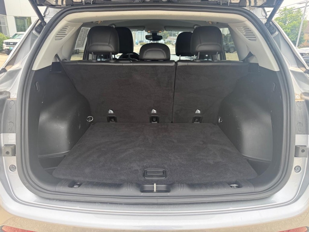 Jeep Compass Vehicle Full-screen Gallery Image 05