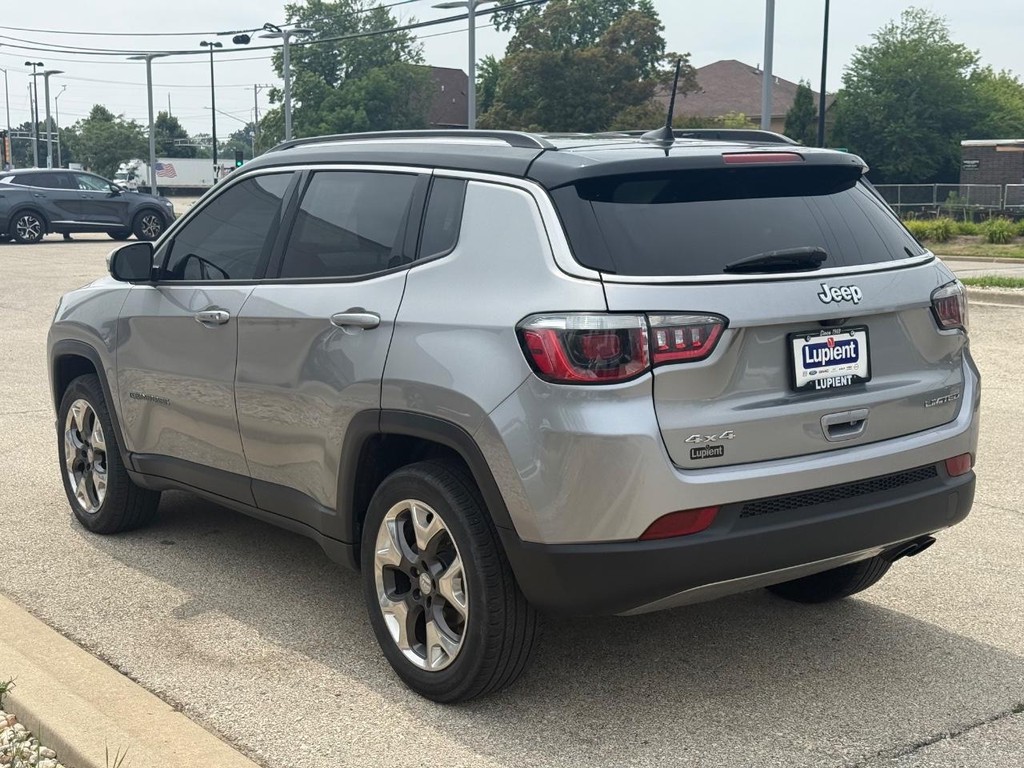 Jeep Compass Vehicle Full-screen Gallery Image 06