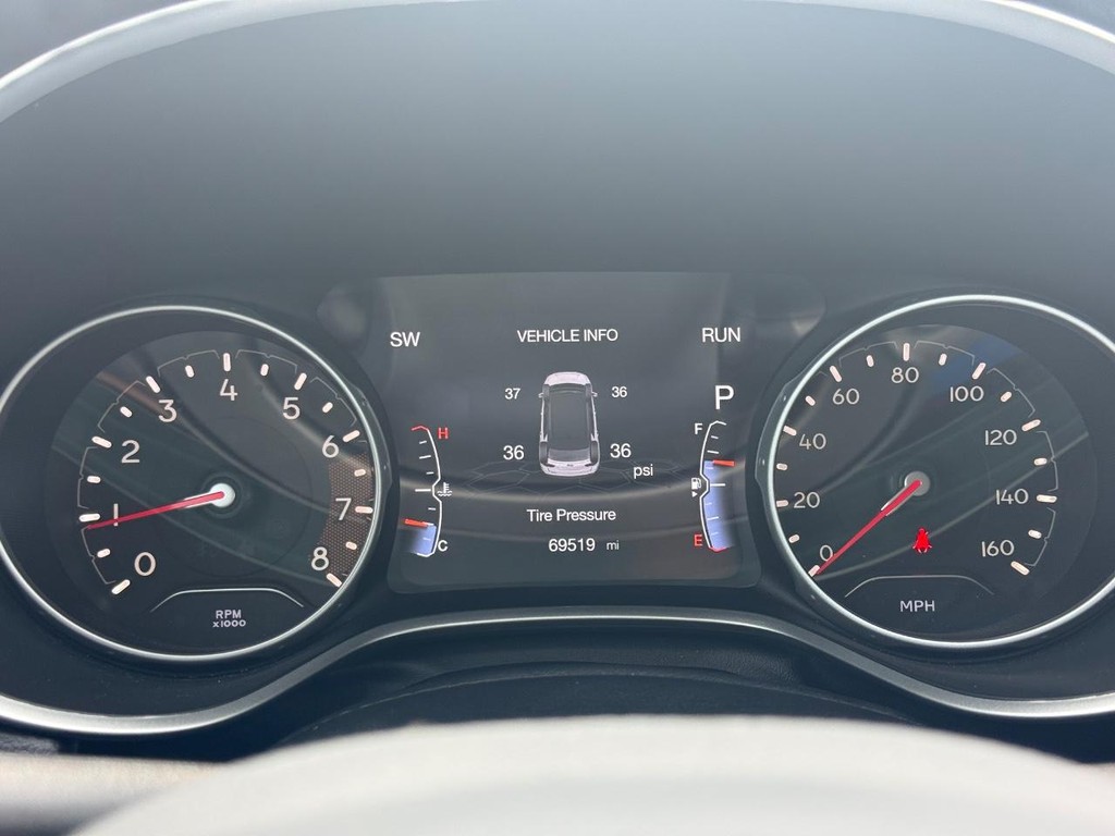 Jeep Compass Vehicle Full-screen Gallery Image 15