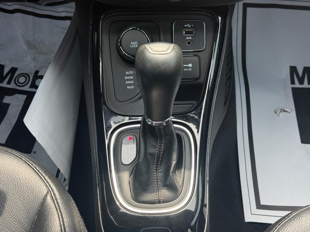 Jeep Compass Vehicle Full-screen Gallery Image 19