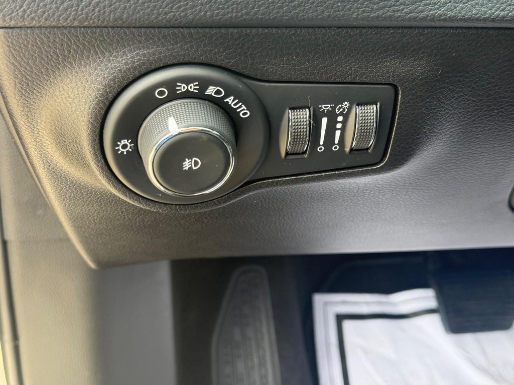 Jeep Compass Vehicle Full-screen Gallery Image 22