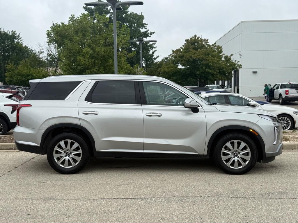Hyundai Palisade Vehicle Full-screen Gallery Image 02