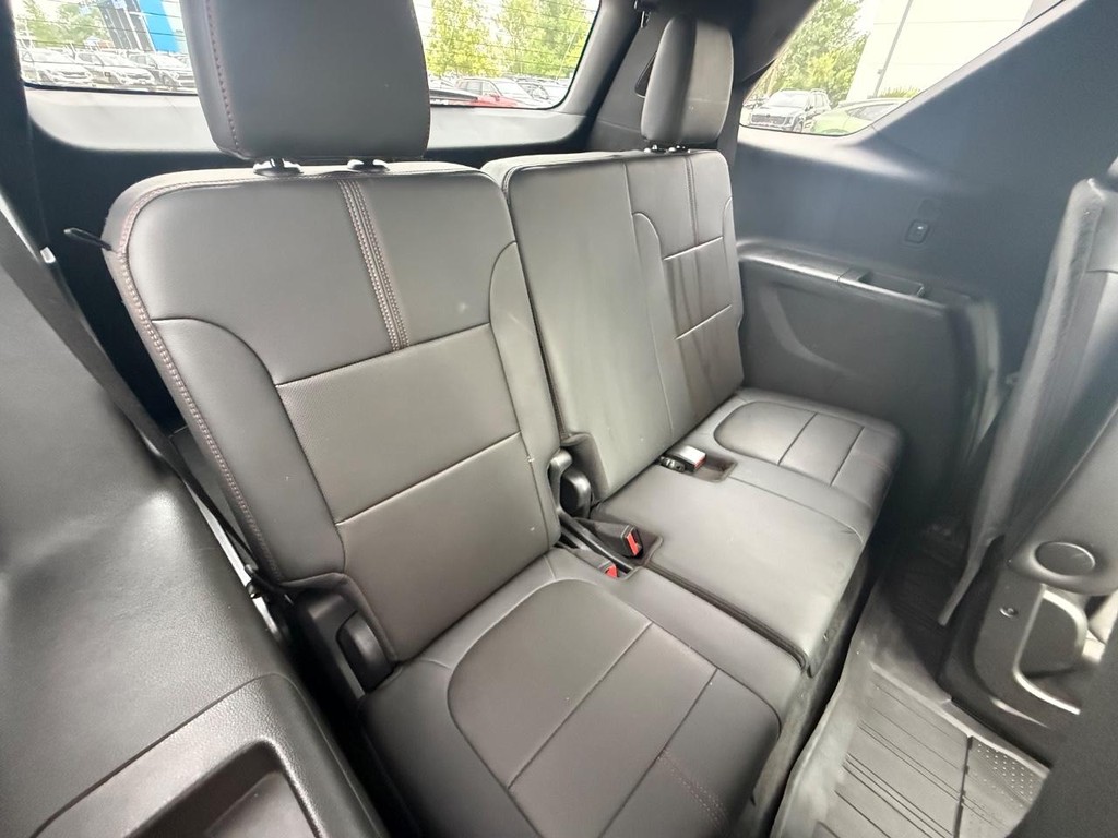 Chevrolet Traverse Vehicle Full-screen Gallery Image 11