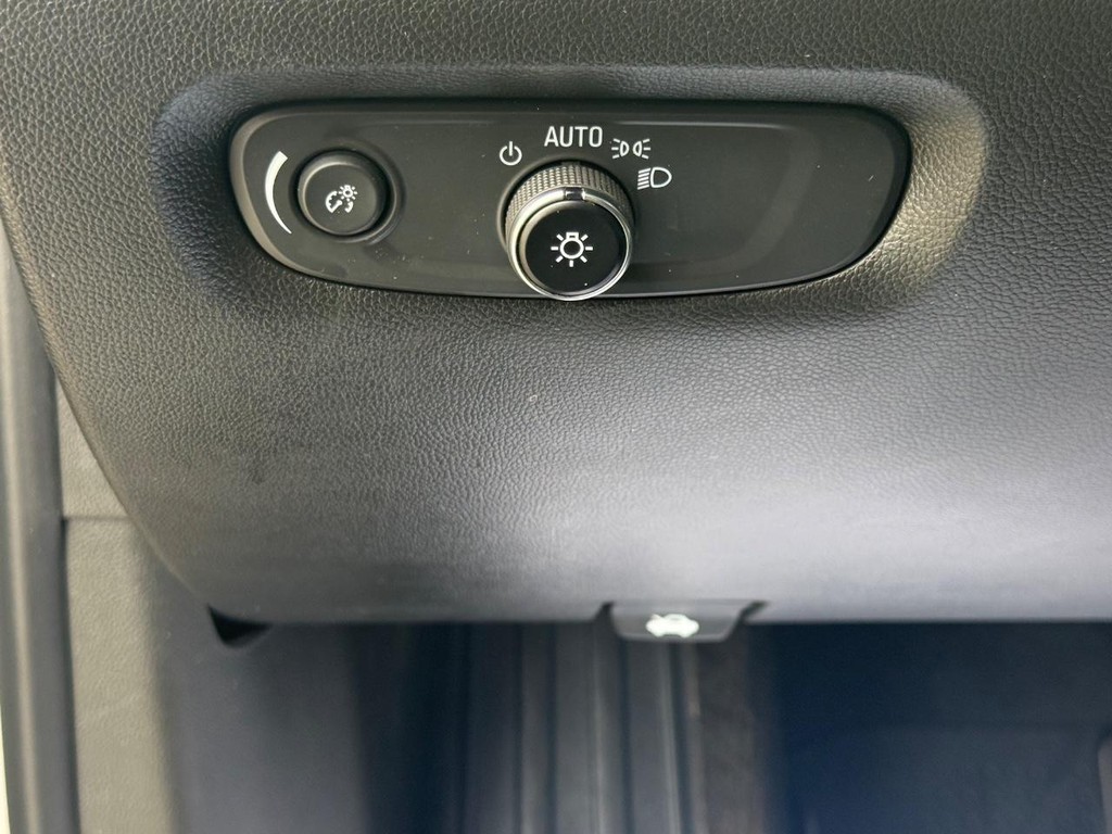 Chevrolet Traverse Vehicle Full-screen Gallery Image 28