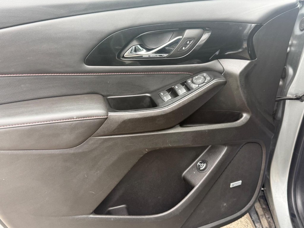 Chevrolet Traverse Vehicle Full-screen Gallery Image 29
