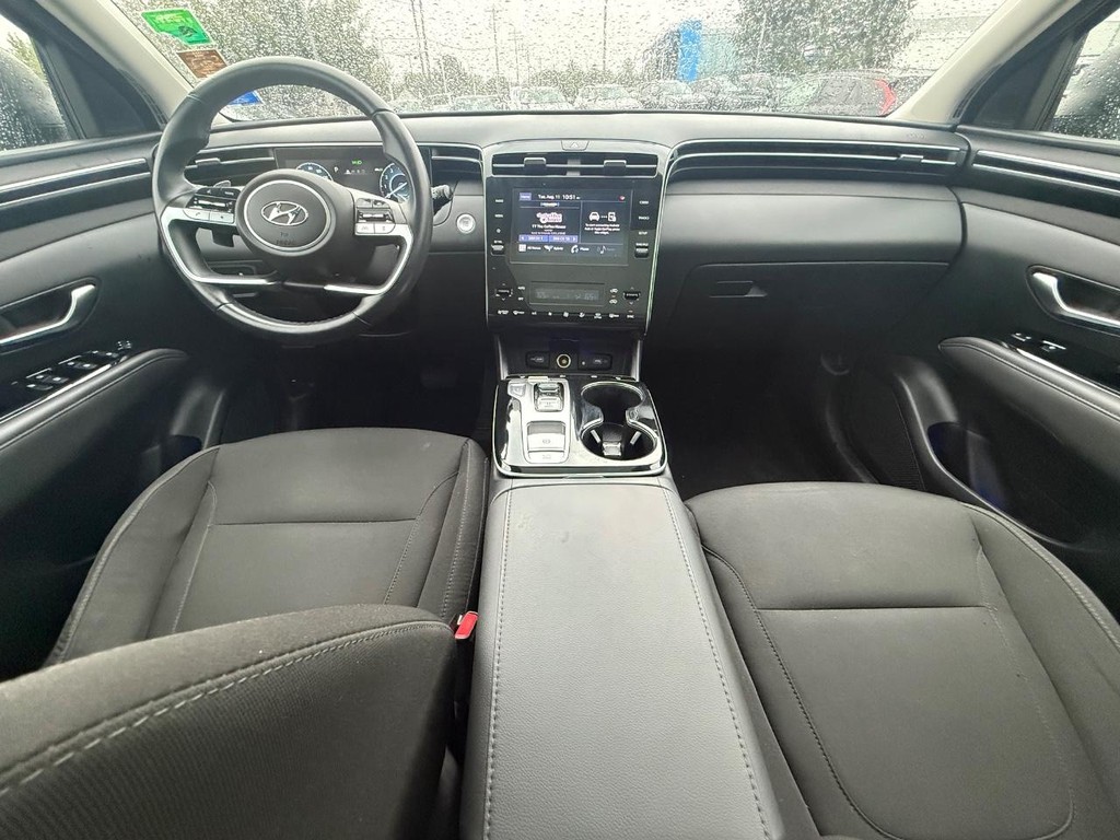 Hyundai Tucson Hybrid Vehicle Full-screen Gallery Image 13