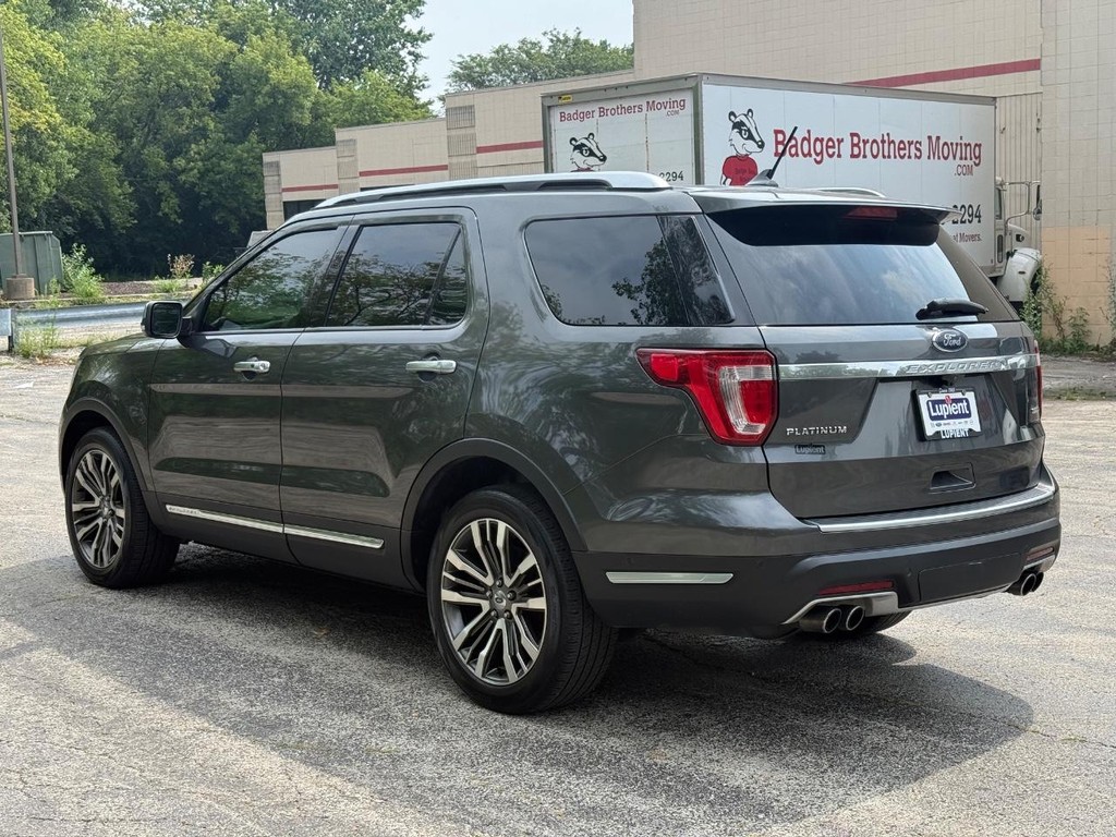 Ford Explorer Vehicle Full-screen Gallery Image 06