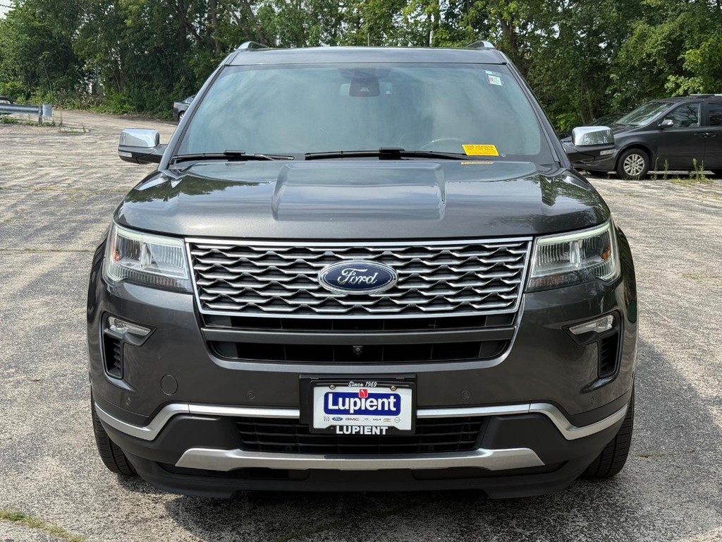 Ford Explorer Vehicle Full-screen Gallery Image 08