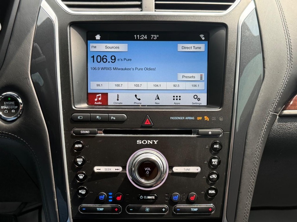 Ford Explorer Vehicle Full-screen Gallery Image 19