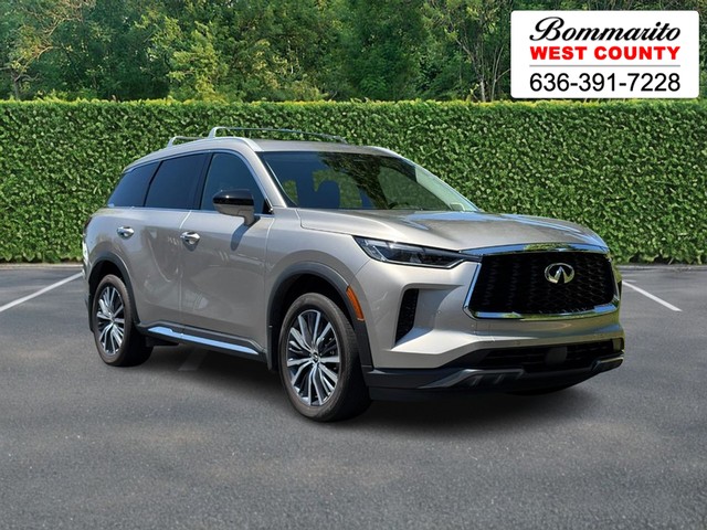 2024 INFINITI QX60 SENSORY at Bommarito MSRP site in Hazelwood MO
