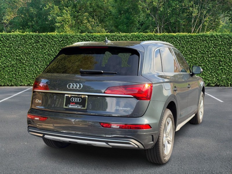 Audi Q5 Vehicle Full-screen Gallery Image 03