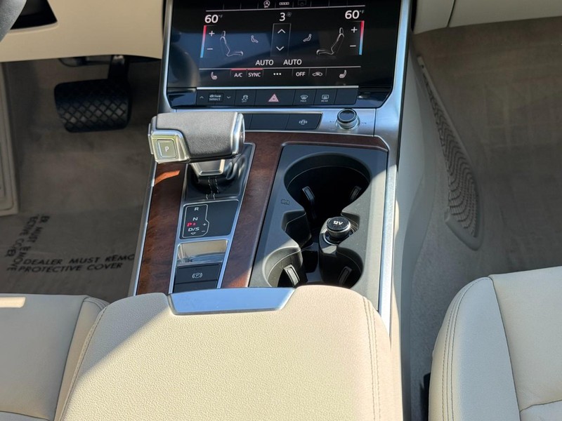 Audi A6 Sedan Vehicle Full-screen Gallery Image 15