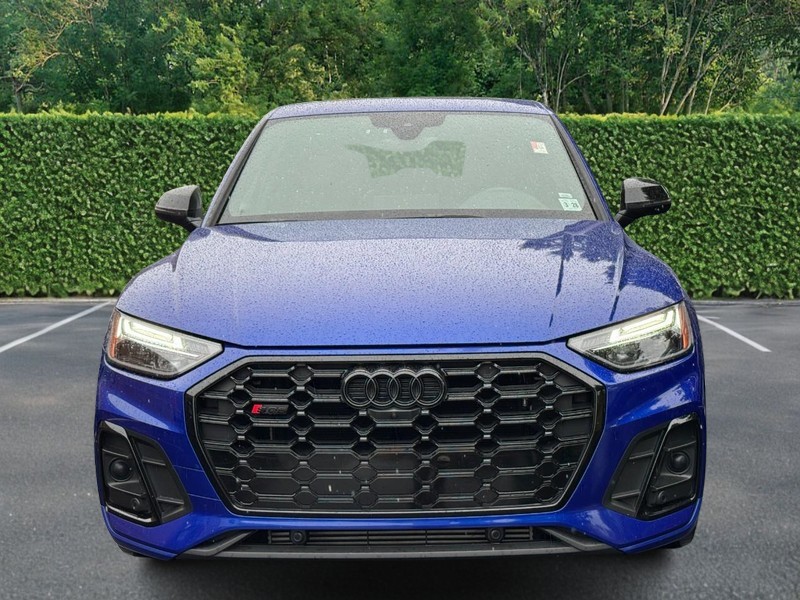 Audi SQ5 Sportback Vehicle Full-screen Gallery Image 07