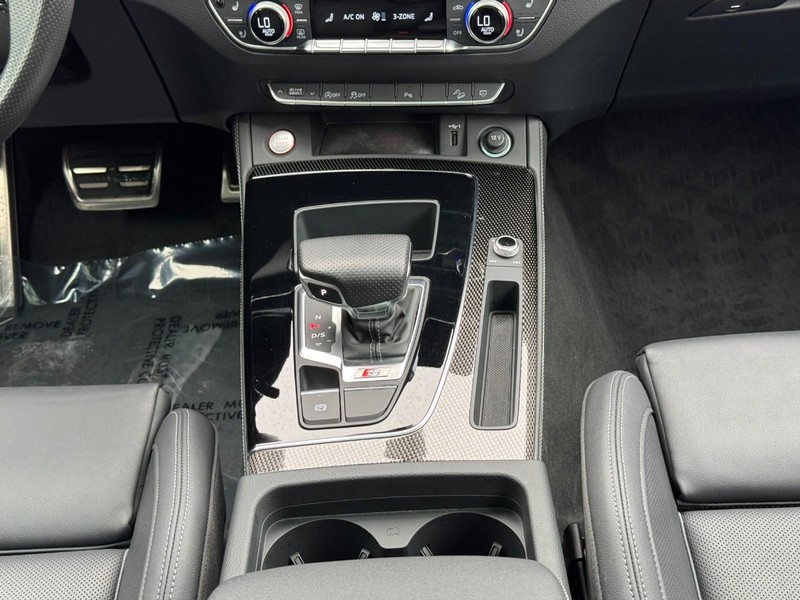 Audi SQ5 Sportback Vehicle Full-screen Gallery Image 14