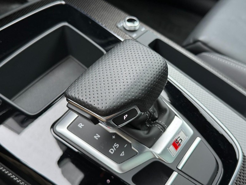 Audi SQ5 Sportback Vehicle Full-screen Gallery Image 20