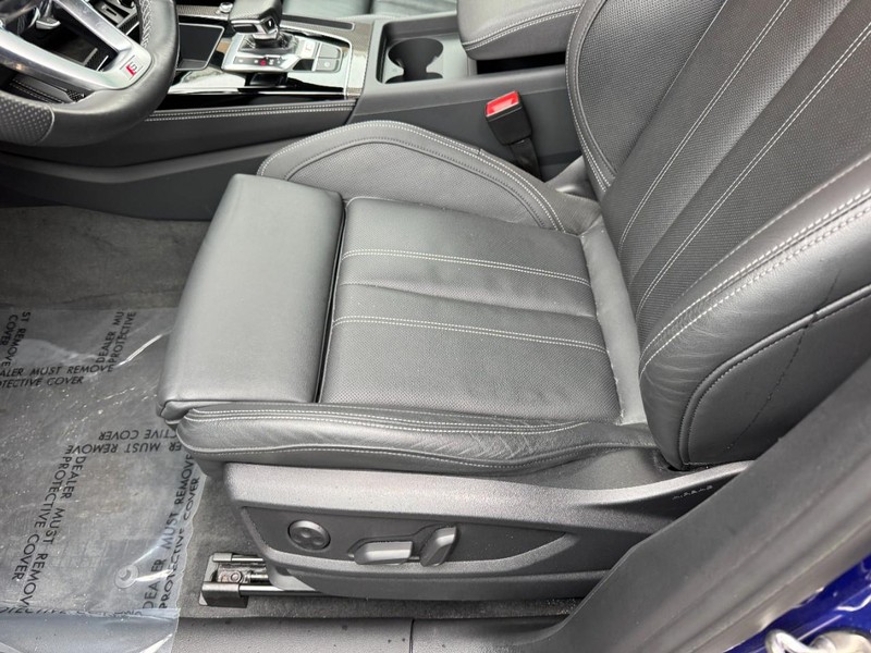 Audi SQ5 Sportback Vehicle Full-screen Gallery Image 25