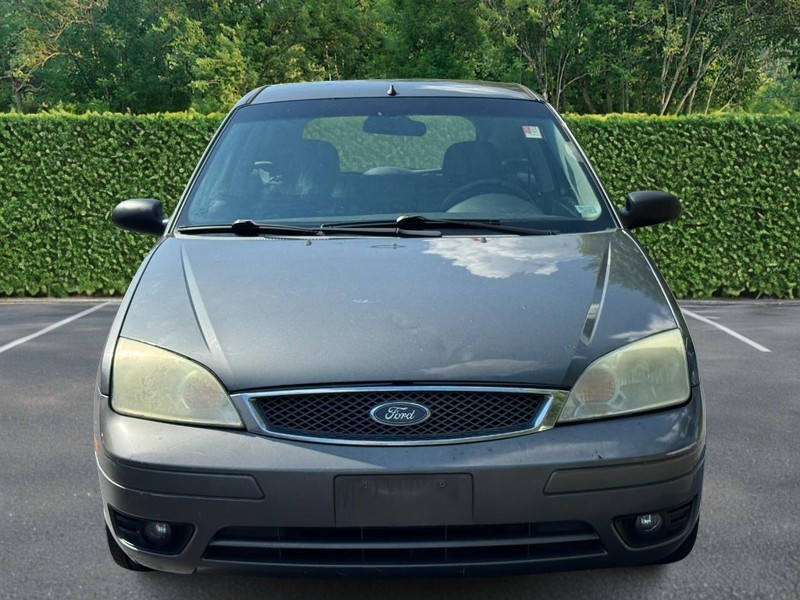 Ford Focus Vehicle Full-screen Gallery Image 07