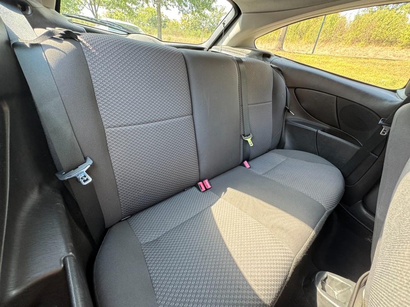 Ford Focus Vehicle Full-screen Gallery Image 11