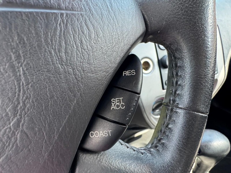 Ford Focus Vehicle Full-screen Gallery Image 19