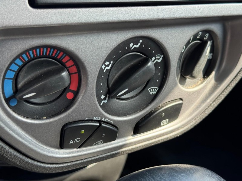 Ford Focus Vehicle Full-screen Gallery Image 22