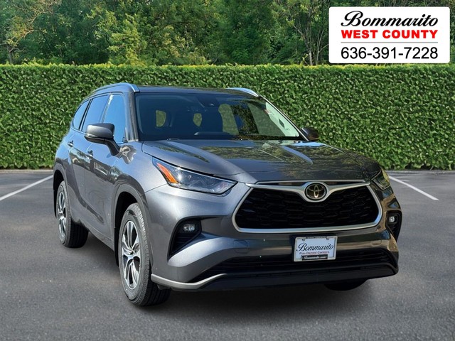 Ellisville MO 2021 Toyota Highlander more details - toyota highlander